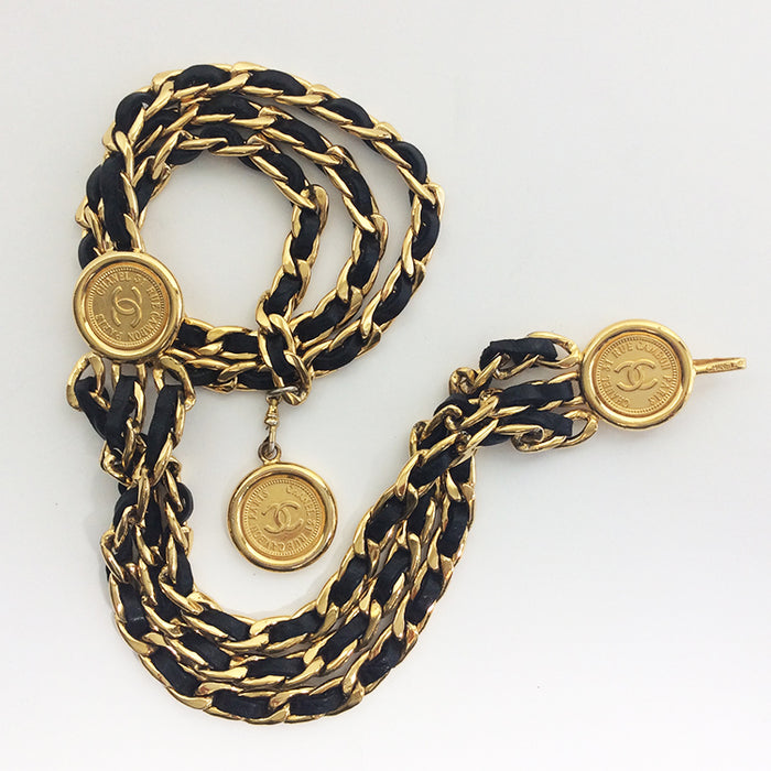 Chanel Iconic Vintage Gold Toned Chain Black Leather ID Tag Collar