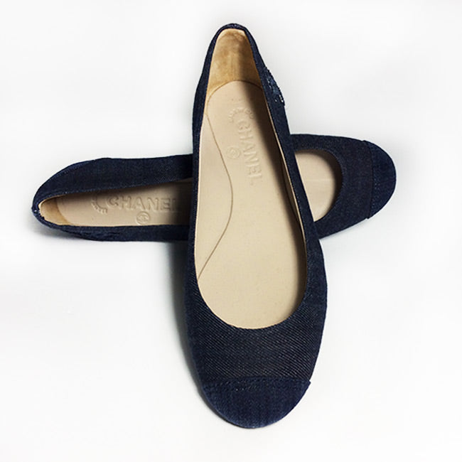 These Chanel sandals 😍🖤 #designervintage #vintagedesigner #vintagech
