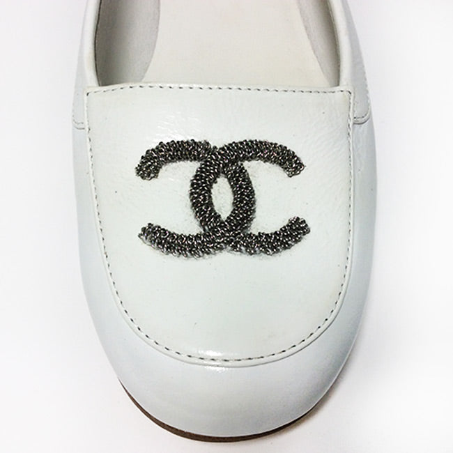 Chanel White Patent Leather Flats with Silver CC Sz 37.5 (7.5)