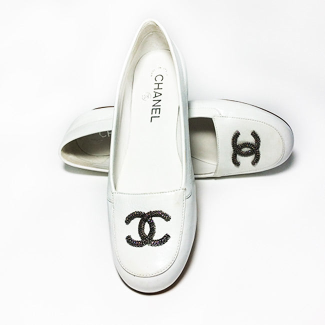 Chanel White Patent Leather Flats with Silver CC Sz 37.5 (7.5)