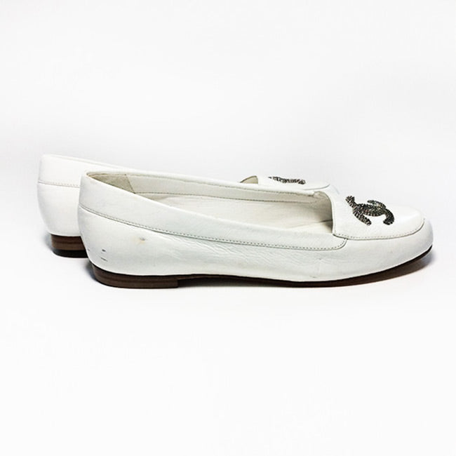 Chanel White Patent Leather Flats with Silver CC Sz 37.5 (7.5)